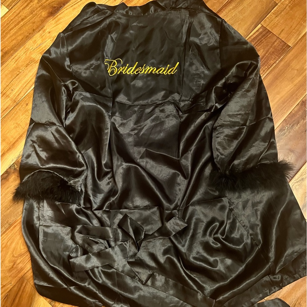 Women’s black bridesmaid robe. Size xxl